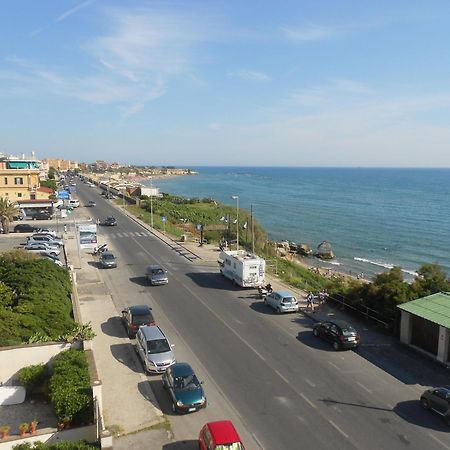 Hotel L'Approdo Άντζιο Εξωτερικό φωτογραφία